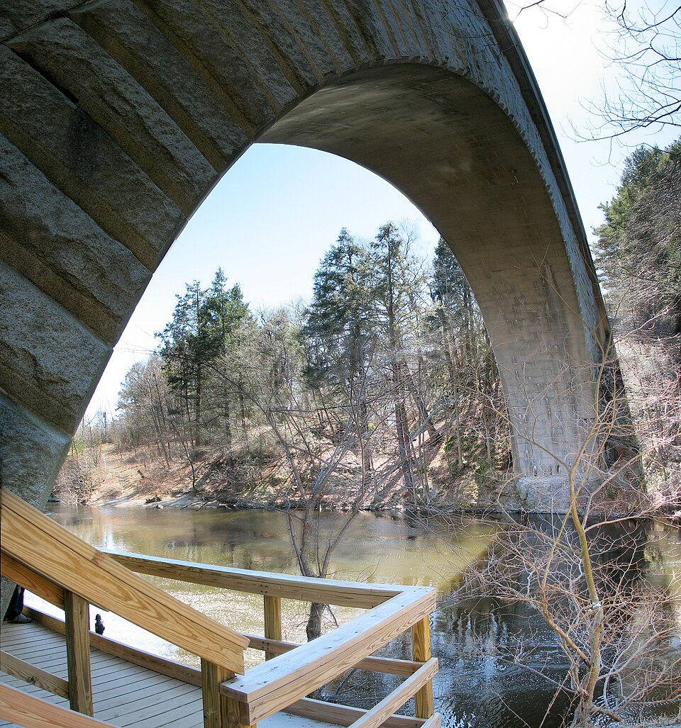 Echo Bridge